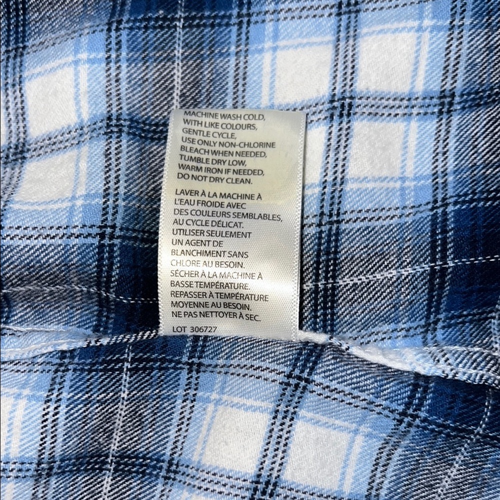 EUC (Like New) - David Peyser Sportswear Blue and White Button Down Shirt - Picture 9 of 10